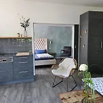 Hey Spreewald Ferienapartments Люббен
